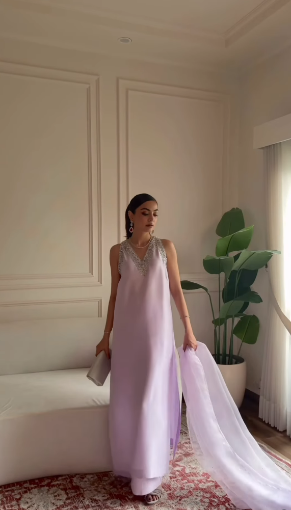 Lilac Embellished Kurta Set – Pakistani Formal Wear