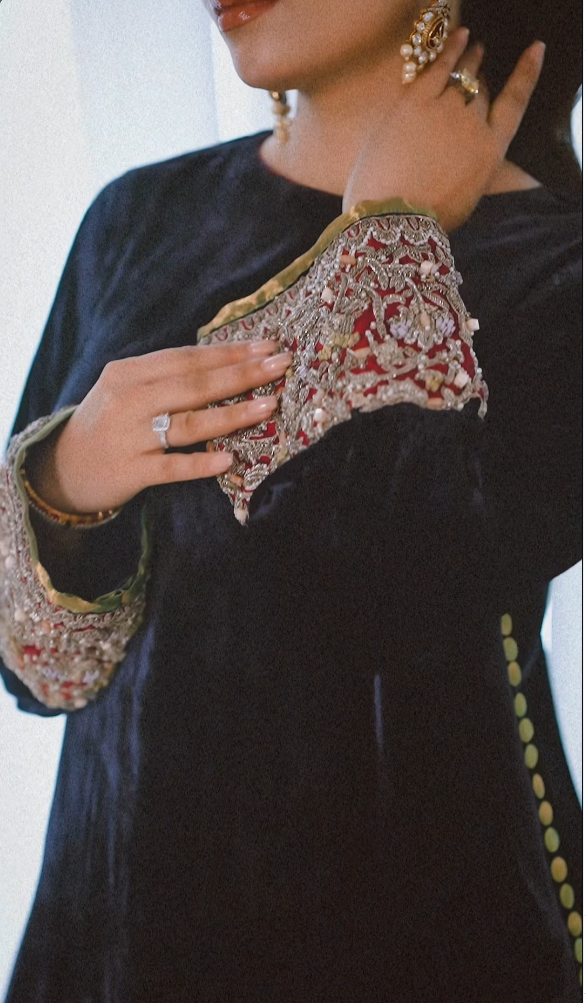 Navy Velvet Kurta & Trousers Set – Pakistani Formal Wear