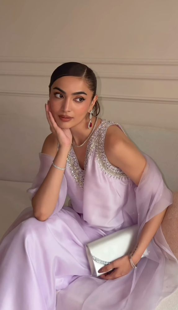 Lilac Embellished Kurta Set – Pakistani Formal Wear