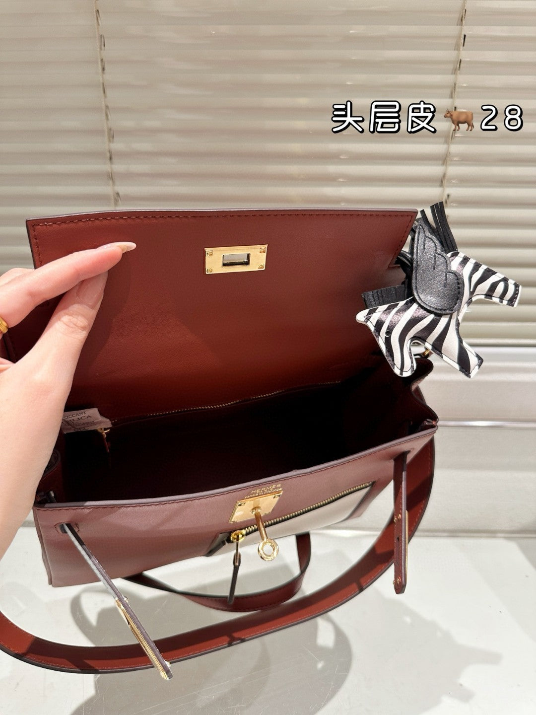 Hermes Kelly 28 Colormatic pocket bag