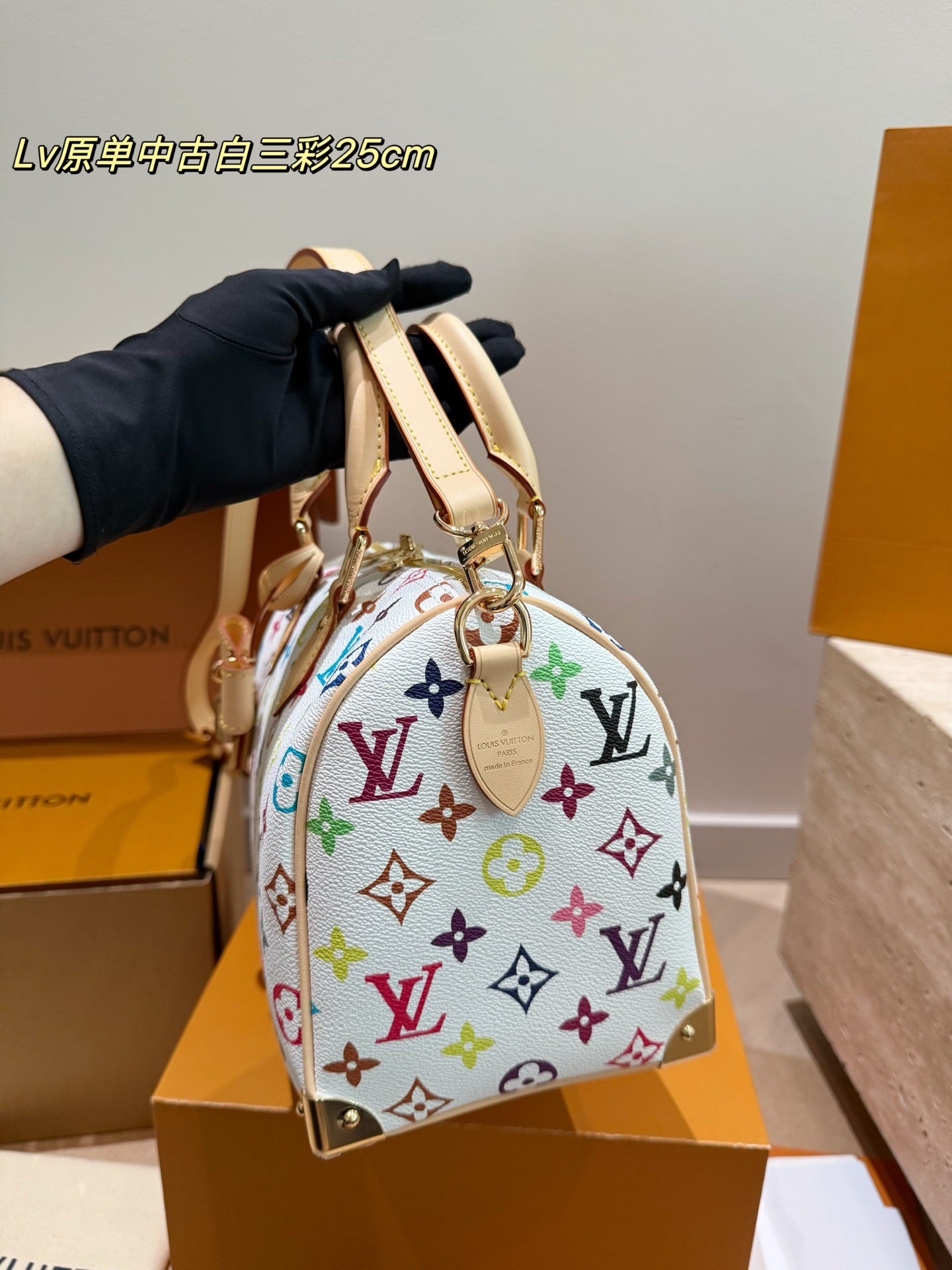 Come check out the LV Speedy30 white tricolor pillow bag